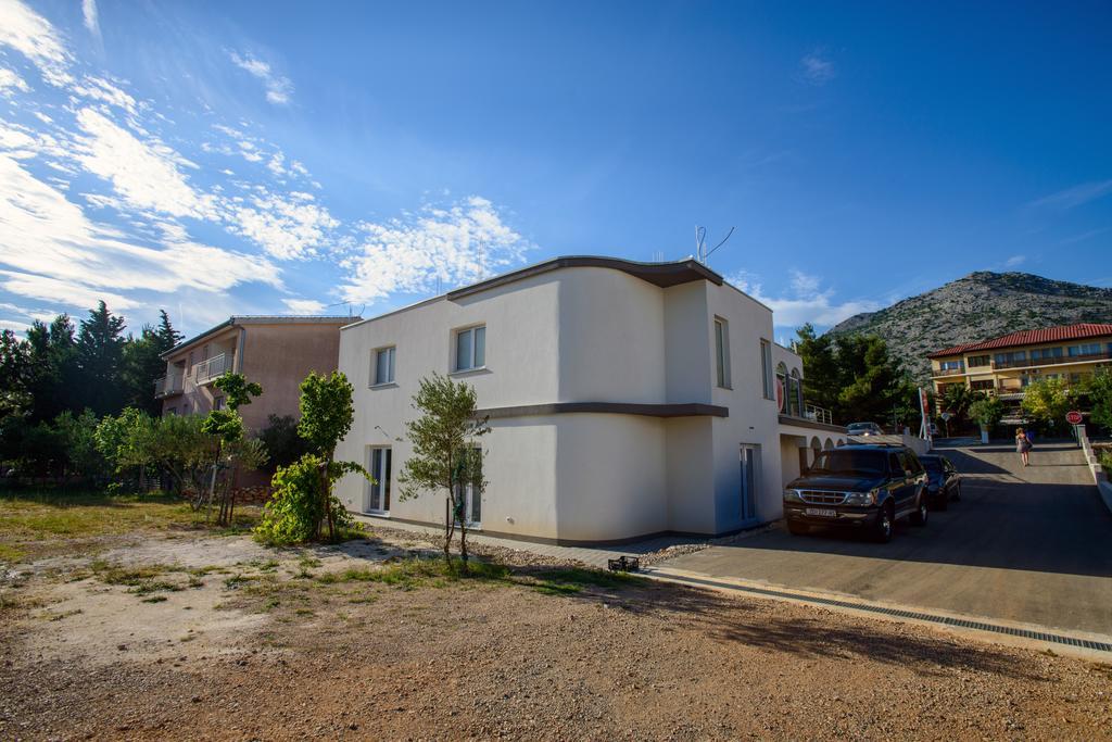 Rujno Apartments Starigrad Paklenica Exterior foto